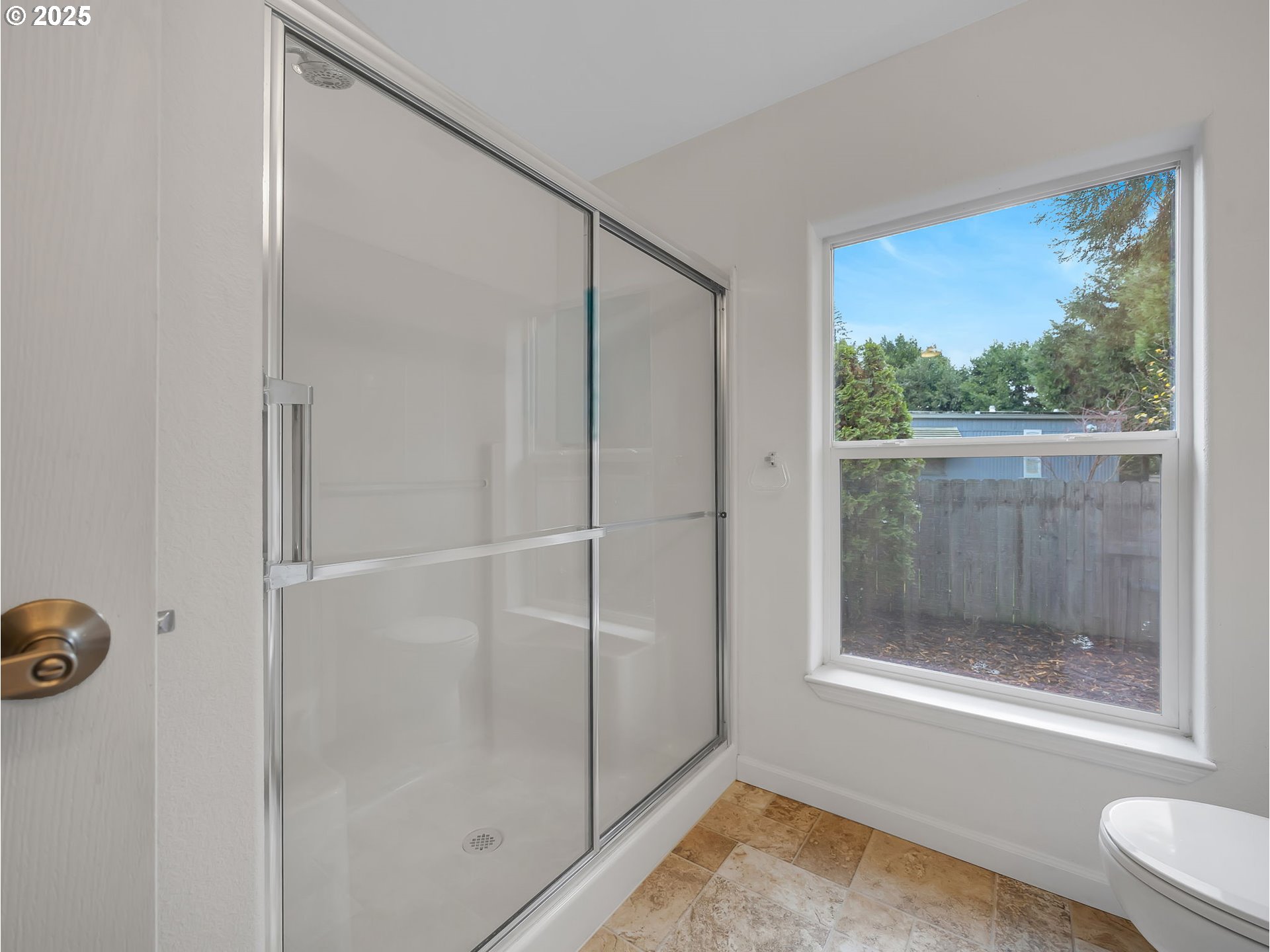 13640 Southeast Highway 212, Unit 39 Clackamas, OR 97015 - Photo 17 of 44 Bathroom