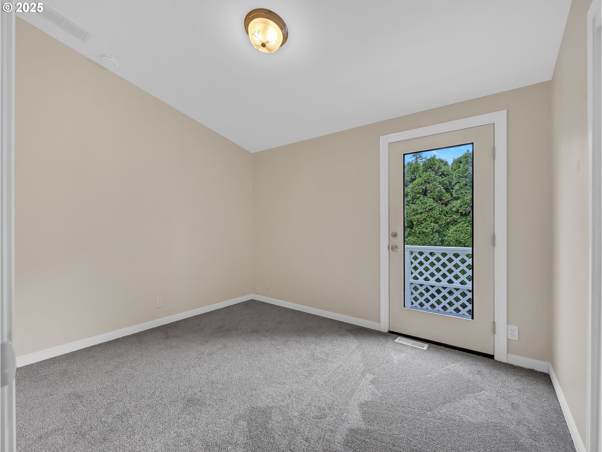 13640 Southeast Highway 212, Unit 39 Clackamas, OR 97015 - Photo 22 of 44 Bedroom