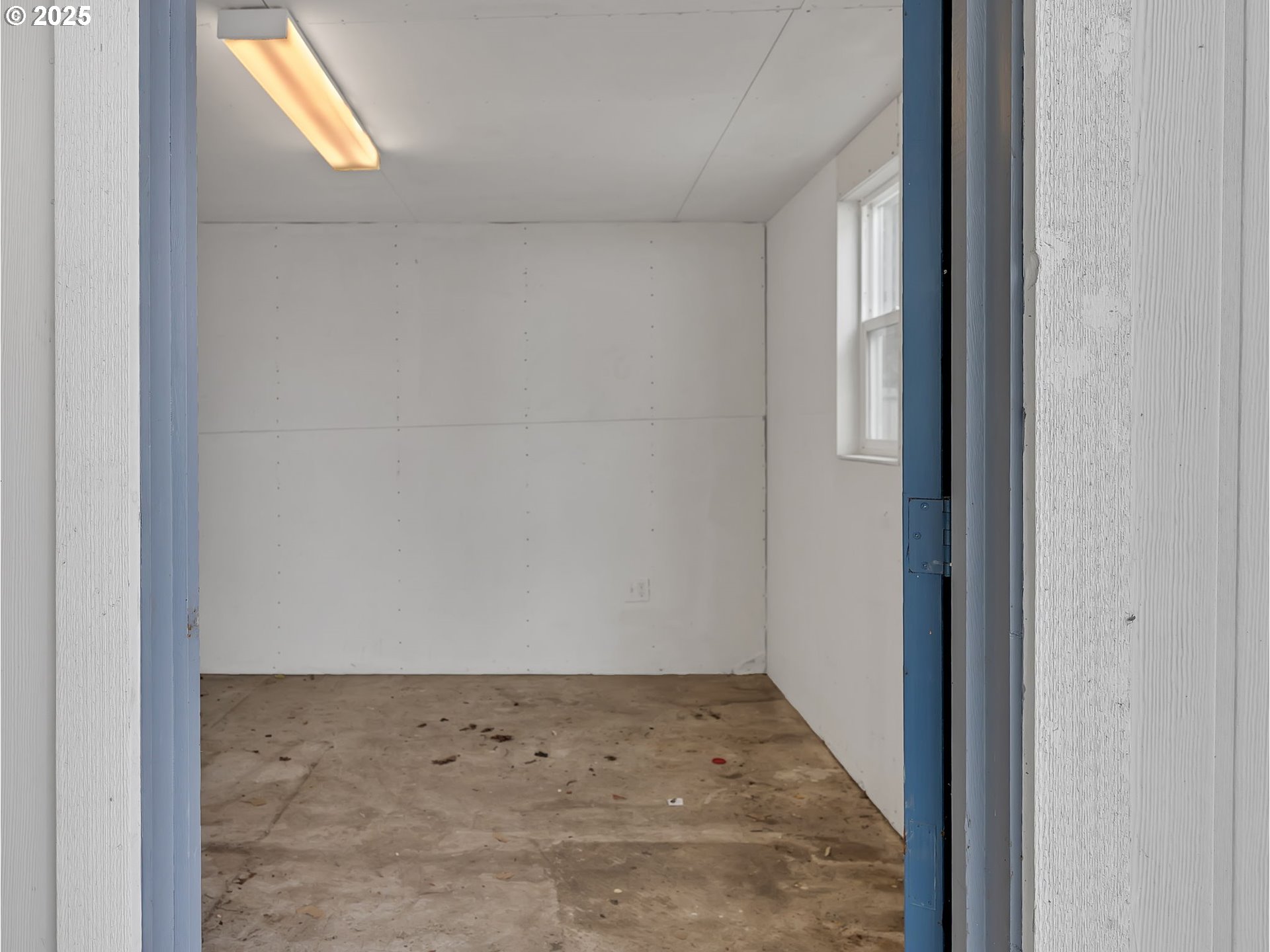 13640 Southeast Highway 212, Unit 39 Clackamas, OR 97015 - Photo 37 of 44 Tool Shed