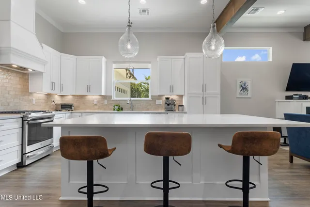 $685,000 | 205 Caron Lane, Bay St. Louis, MS 39520