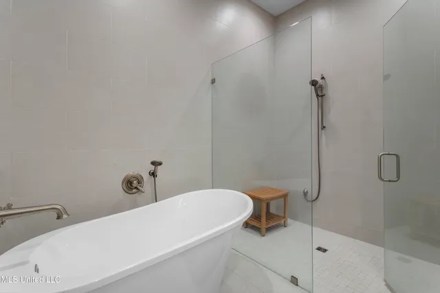 $685,000 | 205 Caron Lane, Bay St. Louis, MS 39520