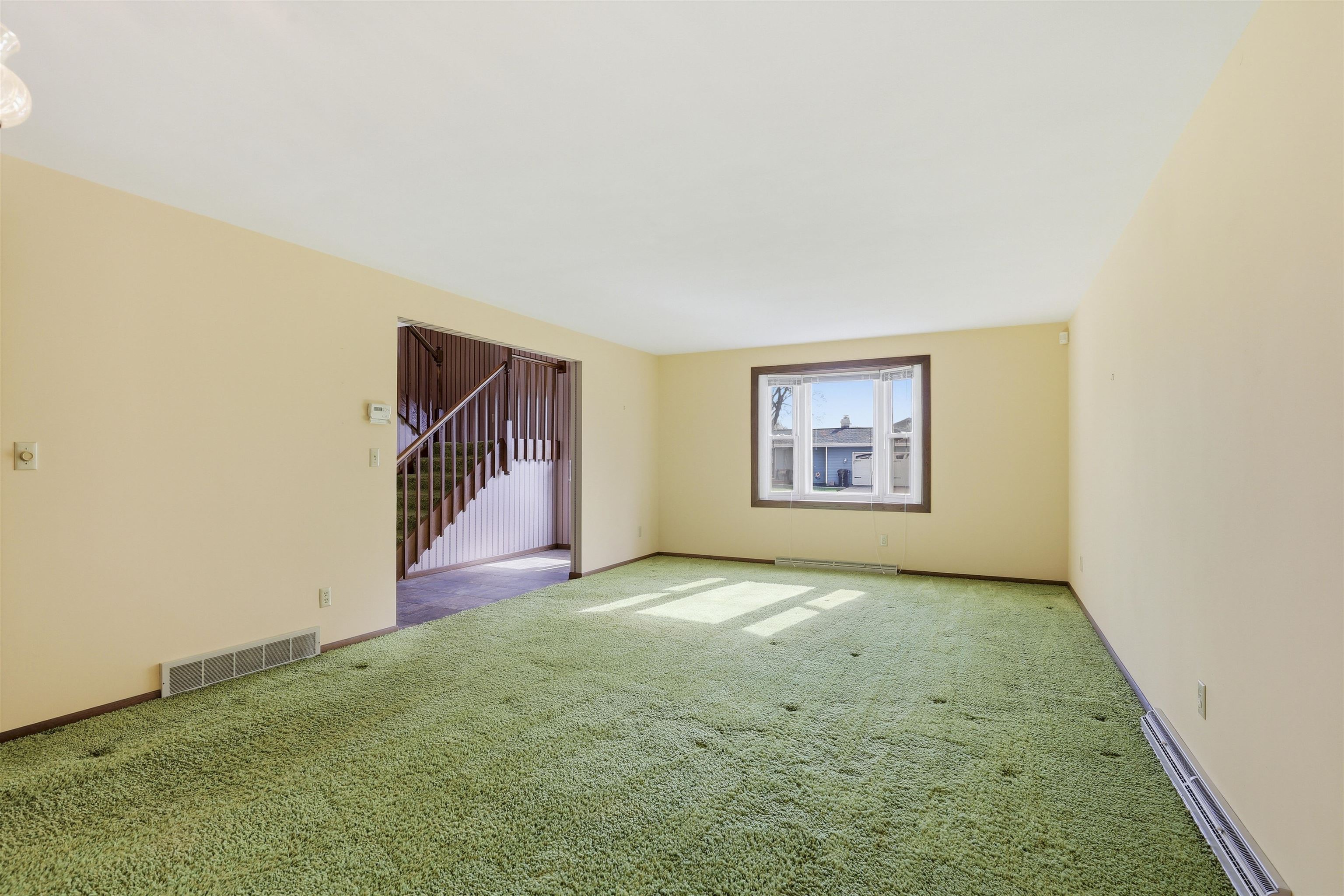 3113 North Peach Tree Lane Appleton, WI 54911 - Photo 5 of 34