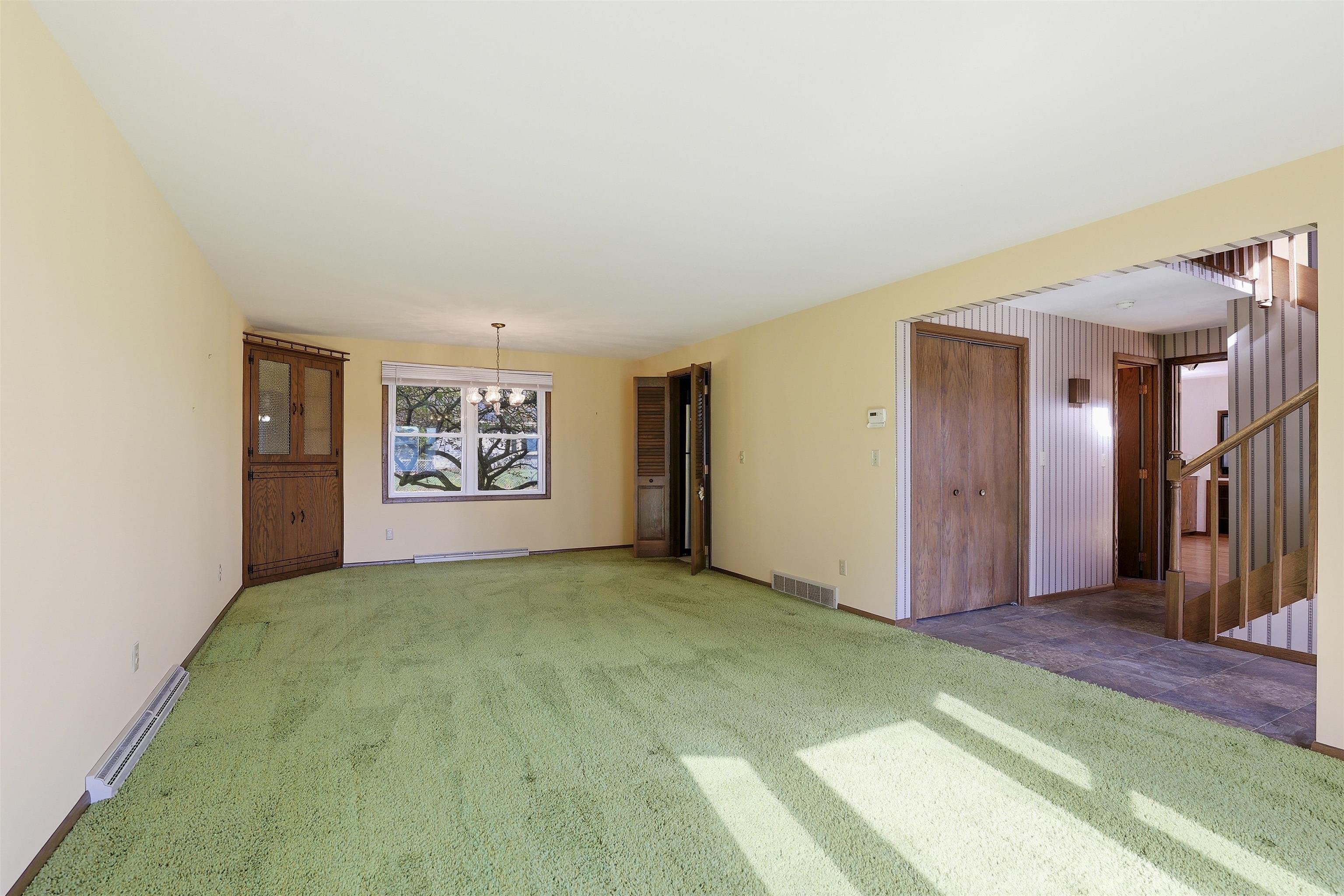 3113 North Peach Tree Lane Appleton, WI 54911 - Photo 6 of 34
