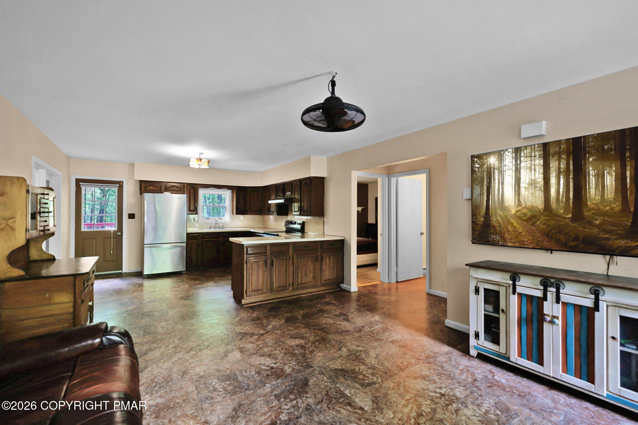 256 Sundance Road Effort, PA 18330 - Photo 60 of 82 Kitchen/Living