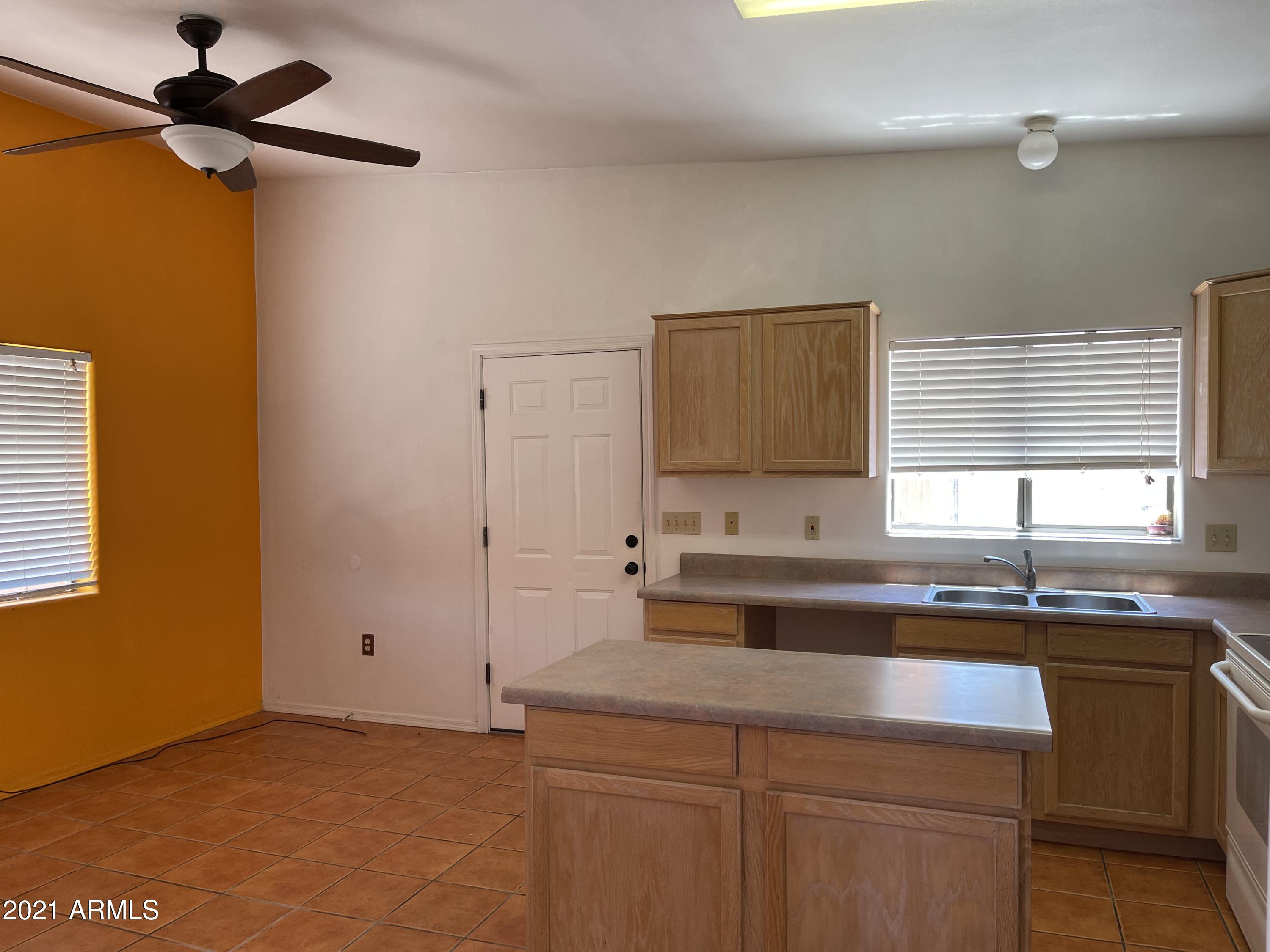 1022 Circulo Golondrina, Unit B Rio Rico, AZ 85648 - Photo 7 of 20 IMG_6631