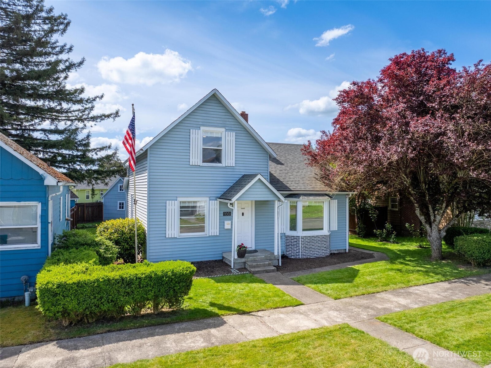 166 Southwest Lewis Street Chehalis, WA 98532 - Photo 1 of 40 Gallery Image 1