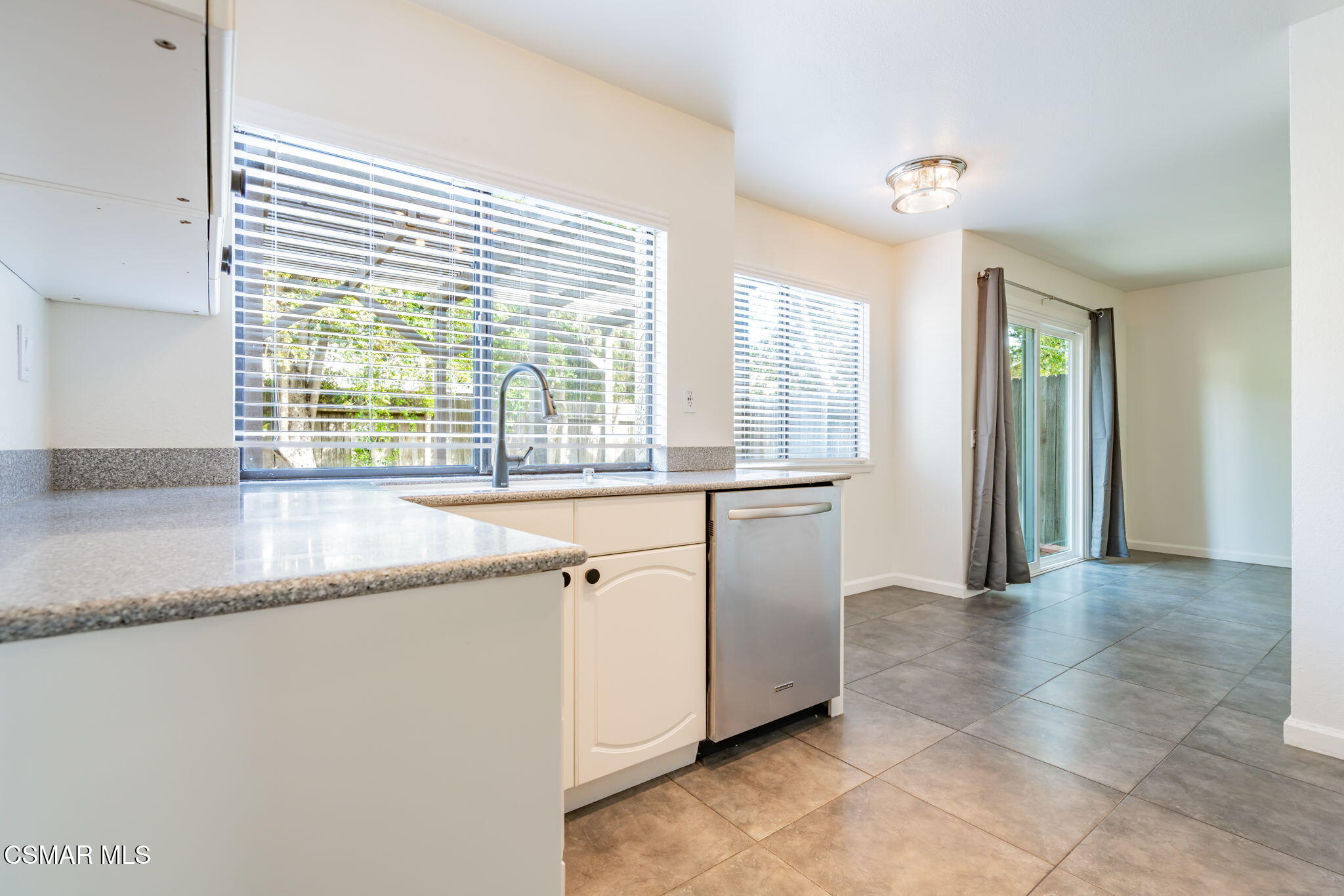 2344 Hampton Avenue Simi Valley, CA 93063 - Photo 8 of 41 23-web-or-mls-_CK12003