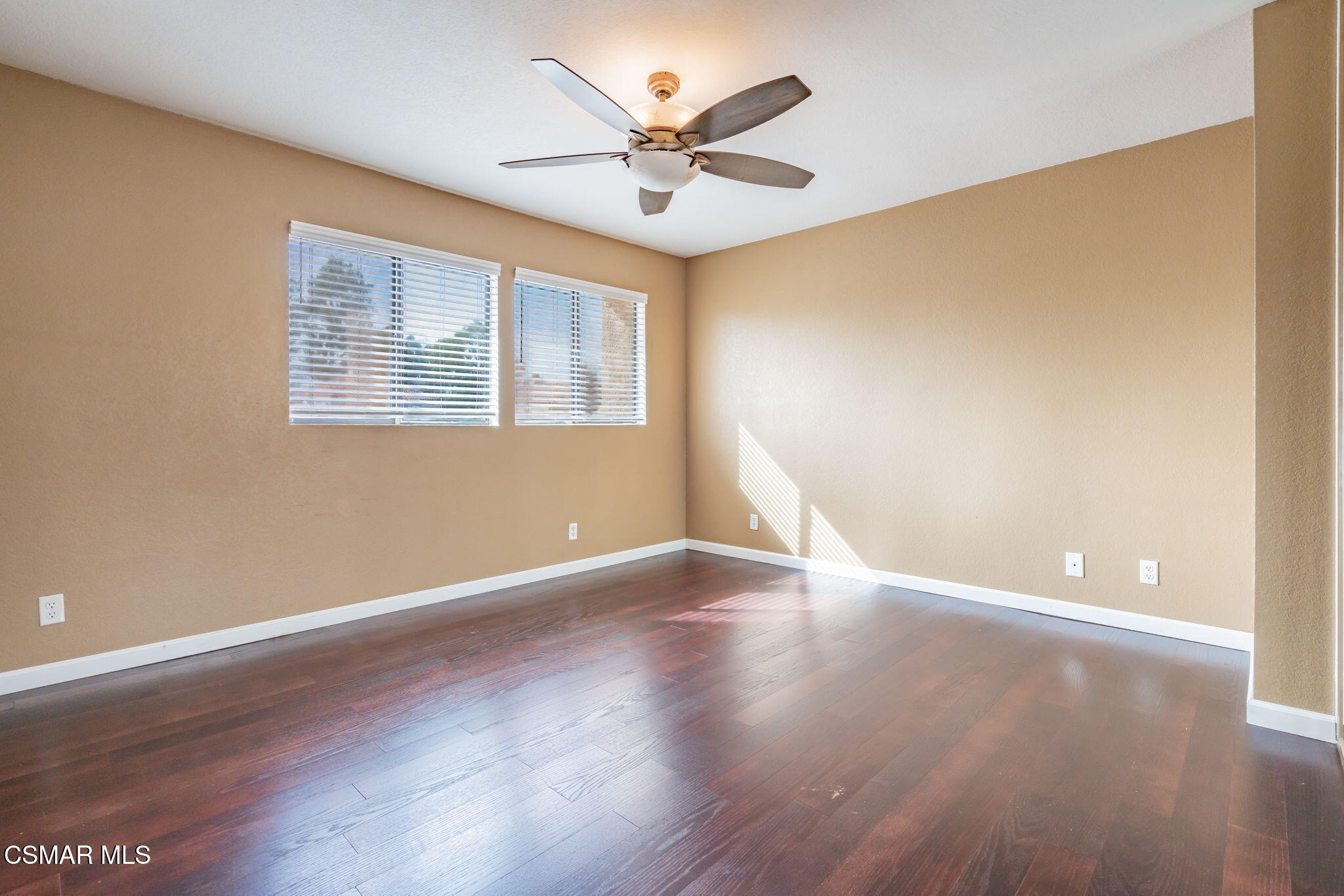 2344 Hampton Avenue Simi Valley, CA 93063 - Photo 10 of 41 25-web-or-mls-_CK12008