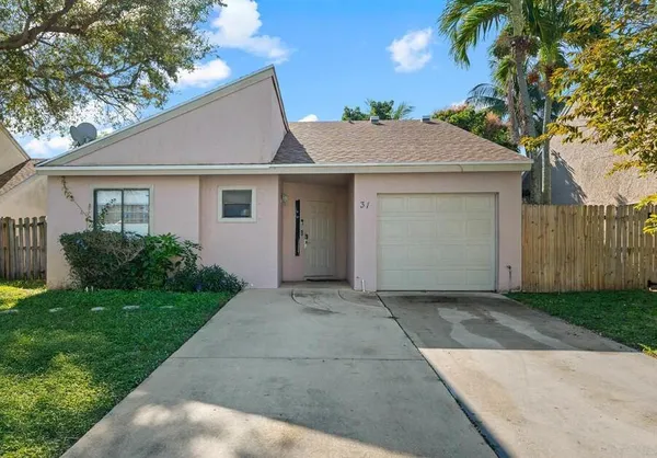 $2,500 | 31 Peachtree Place, Boynton Beach, FL 33436