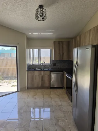 $2,500 | 31 Peachtree Place, Boynton Beach, FL 33436