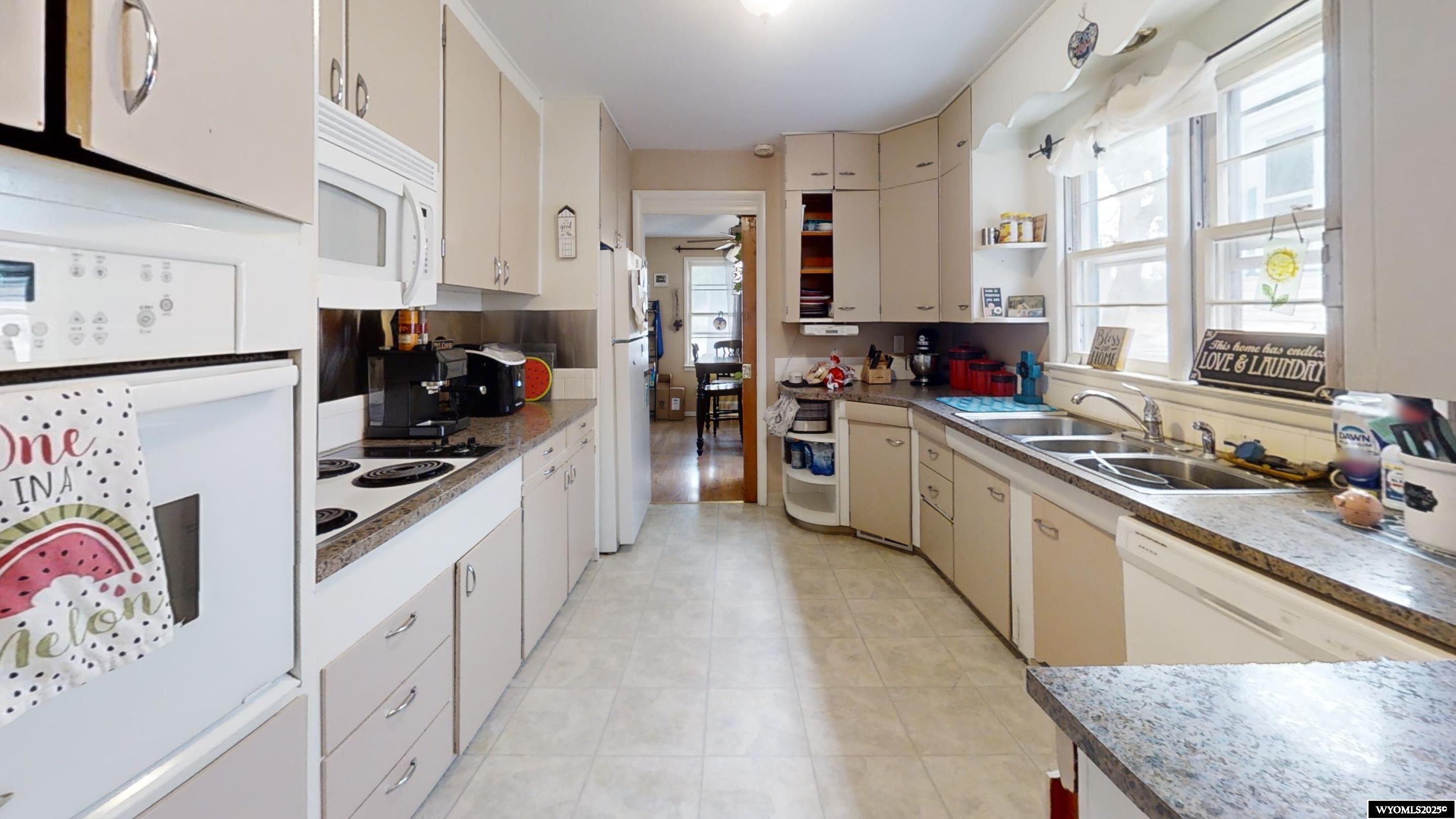 428 West 12th Street Casper, WY 82601 - Photo 5 of 13