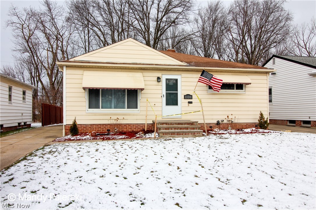 13201 Silver Road Garfield Heights, OH 44125 - Photo 2 of 31