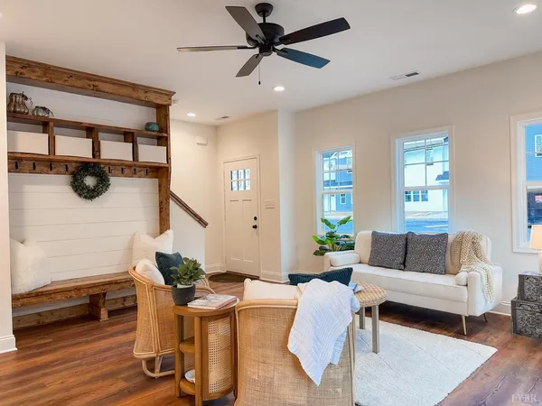 $263,900 | 110 Aaron Place, Unit 601, Lynchburg, VA 24502