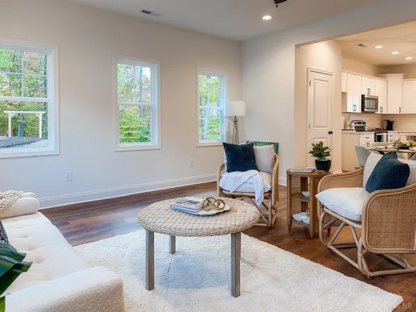 $263,900 | 110 Aaron Place, Unit 601, Lynchburg, VA 24502