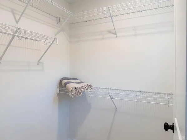 $263,900 | 110 Aaron Place, Unit 601, Lynchburg, VA 24502