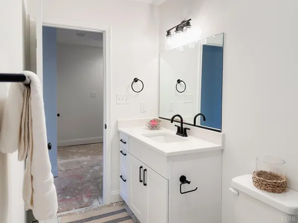 $263,900 | 110 Aaron Place, Unit 601, Lynchburg, VA 24502