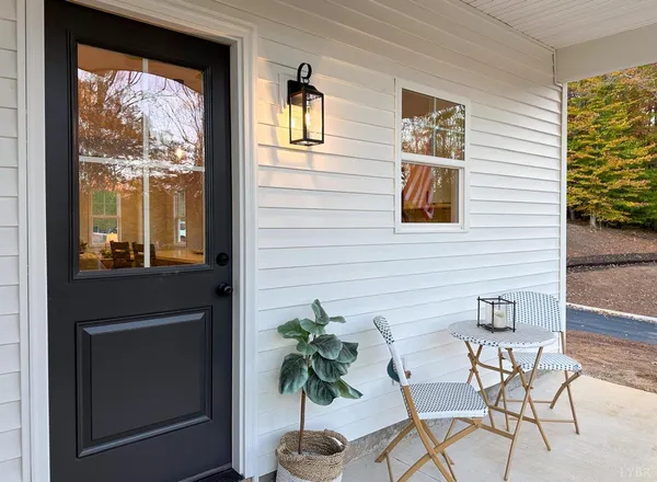 $263,900 | 110 Aaron Place, Unit 601, Lynchburg, VA 24502