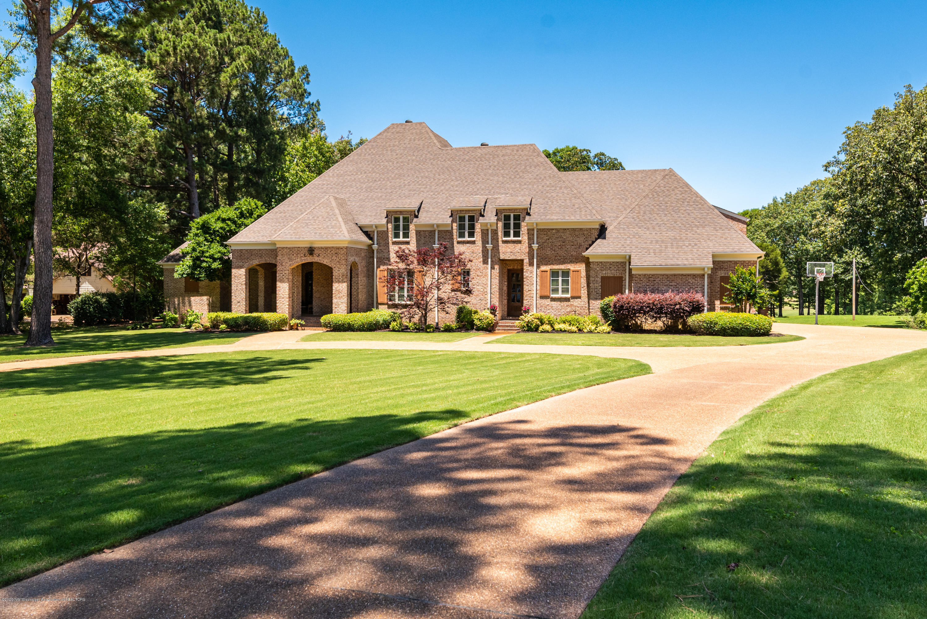 526 Gwen Road Senatobia, MS 38668 - Photo 1 of 43 DSC_7781