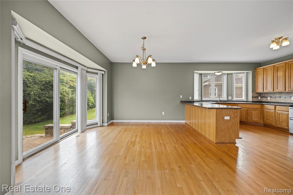 2025 Somerville Road Rochester Hills, MI 48307 - Photo 7 of 51