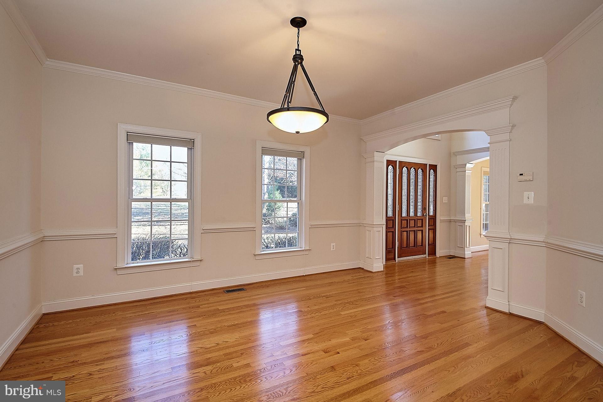 11524 Summit Ridge Court Manassas, VA 20112 - Photo 13 of 30 Living Room