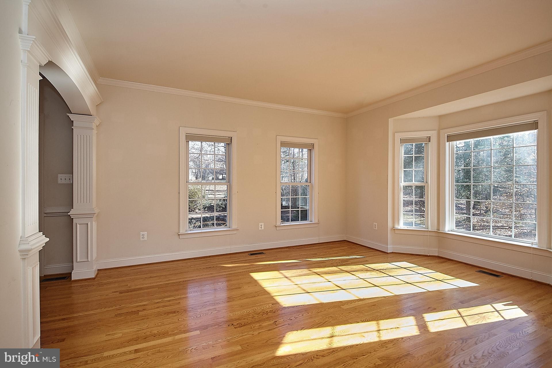 11524 Summit Ridge Court Manassas, VA 20112 - Photo 15 of 30 Living Room