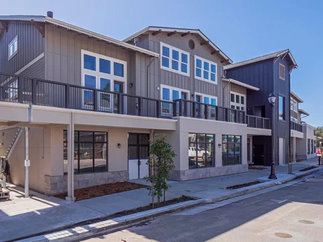 $1,050,000 | 136 Aptos Vlg Way, Unit 3, Aptos, CA 95003