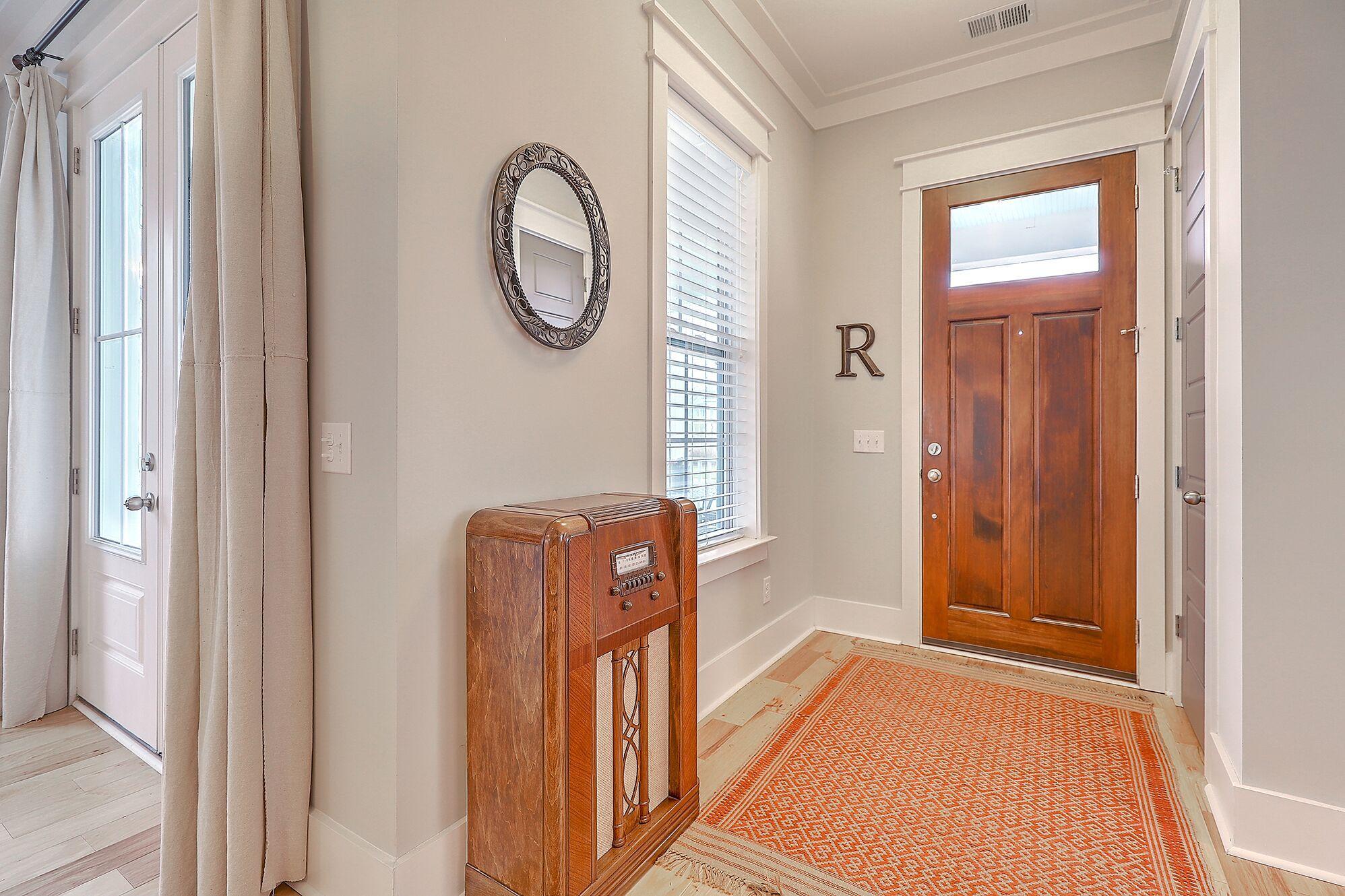 1554 Old Rivers Gate Road Mount Pleasant, SC 29466 - Photo 5 of 48 UgioxK4w
