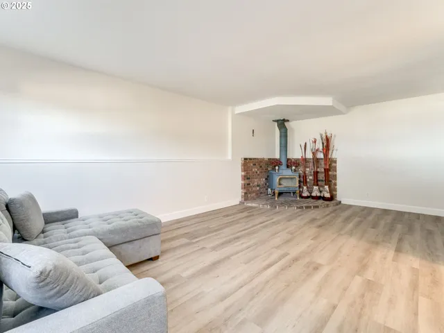 $739,000 | 20470 Southeast Cherry Blossom Lane, Amity, OR 97101