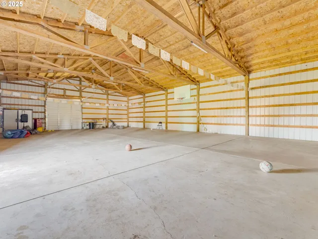 $739,000 | 20470 Southeast Cherry Blossom Lane, Amity, OR 97101