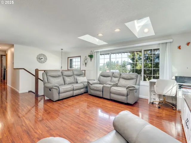 $739,000 | 20470 Southeast Cherry Blossom Lane, Amity, OR 97101