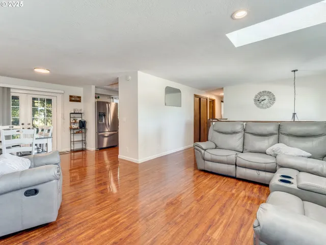 $739,000 | 20470 Southeast Cherry Blossom Lane, Amity, OR 97101