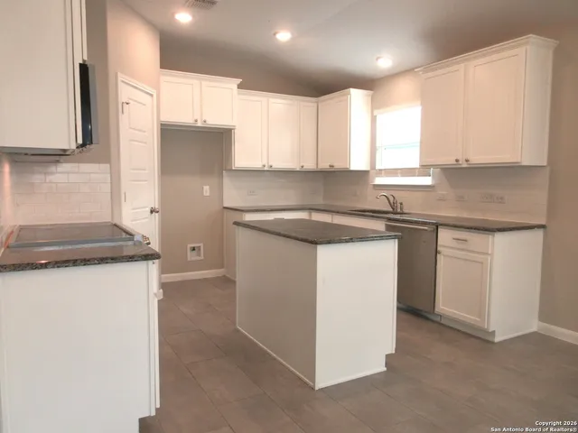 $295,000 | 917 Cypress, New Braunfels, TX 78130