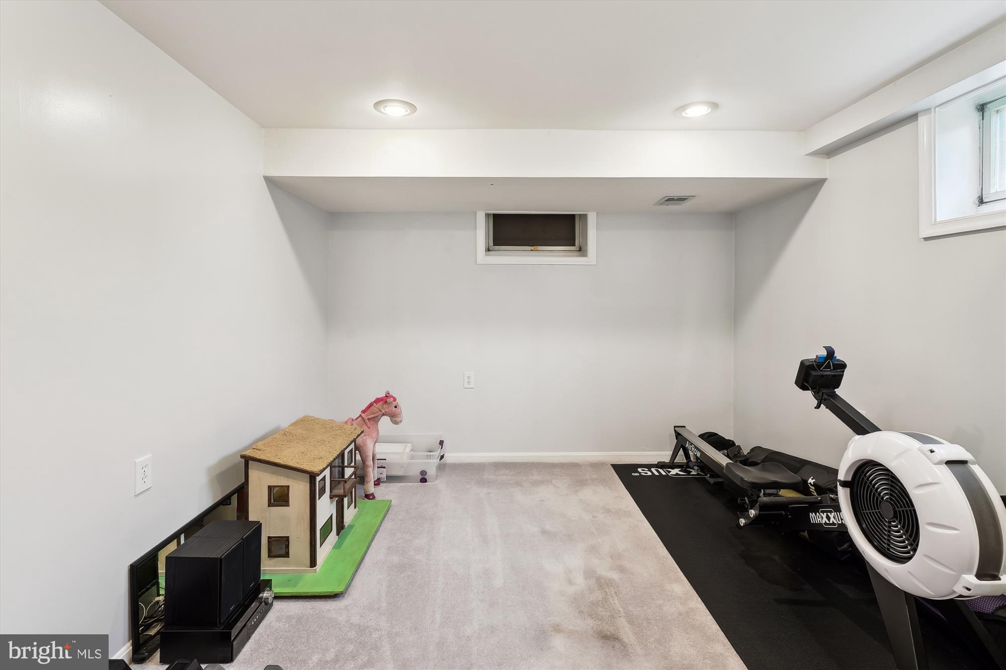 8510 Oakford Drive Springfield, VA 22152 - Photo 32 of 36 a utility room with dryer and washer