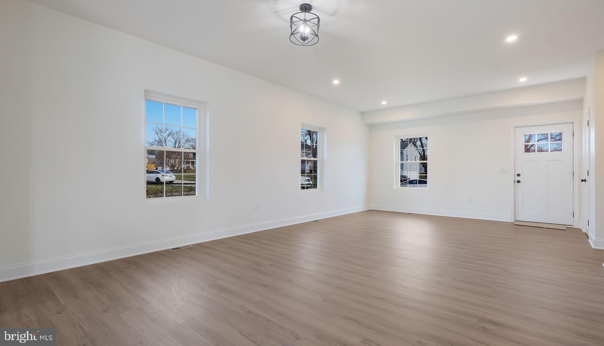108 Patterson Road Aston, PA 19014 - Photo 13 of 39 Very bright with many windows