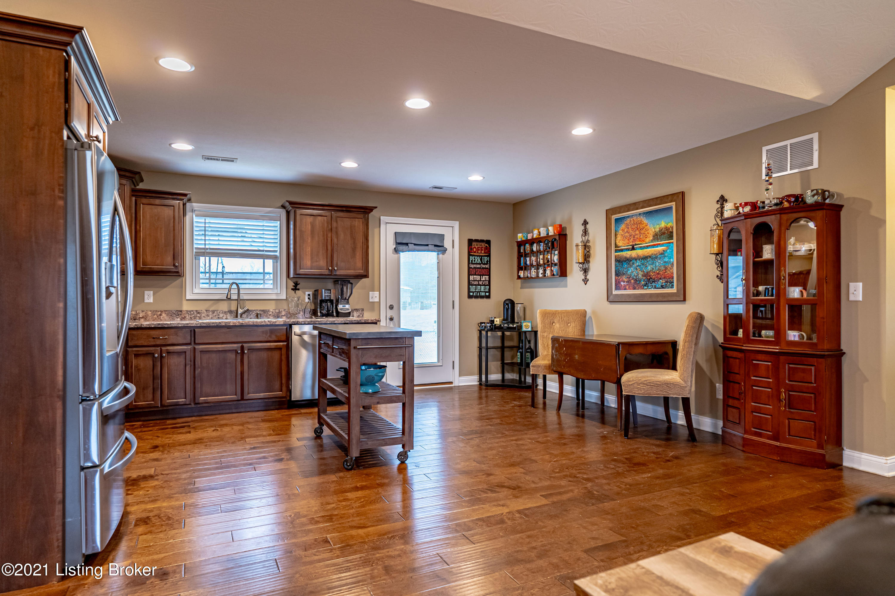 205 Ruth Lane Bardstown, KY 40004 - Photo 8 of 29 DSC03961