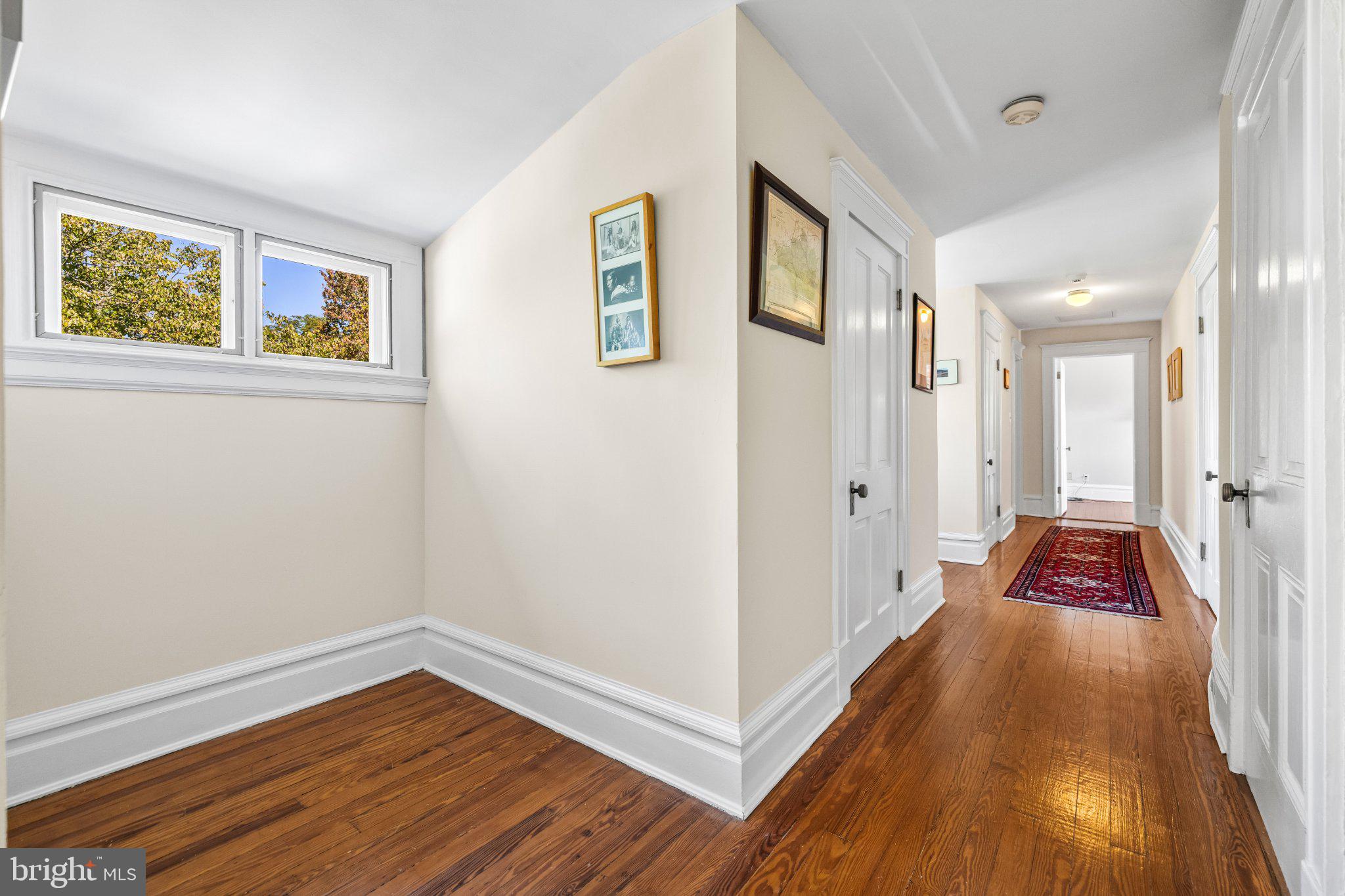 312 Oakdale Road Baltimore, MD 21210 - Photo 71 of 107 3rd floor hallway