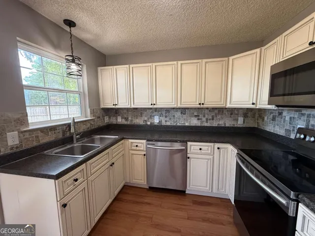 $1,950 | 309 North Belmont Court, Hinesville, GA 31313