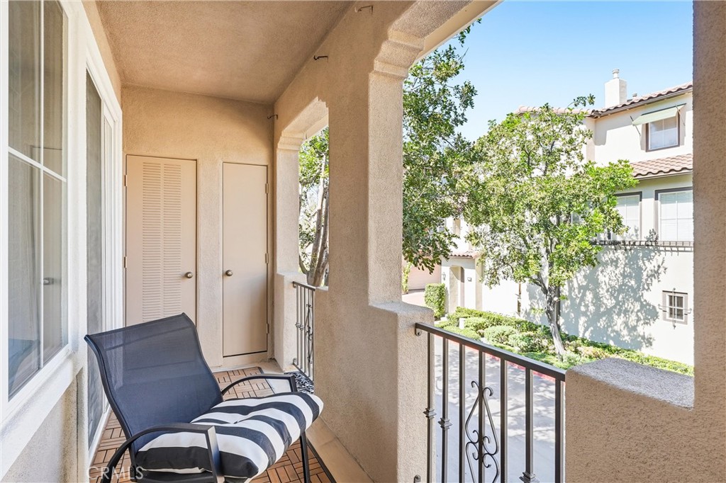 143 Lockford Irvine, CA 92602 - Photo 18 of 43 a view of a balcony with furniture
