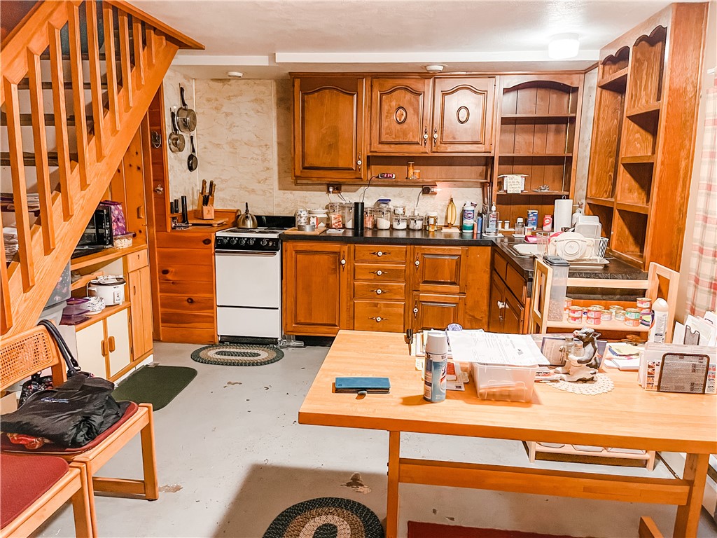 102 Kuehn Road Hopkinton, RI 02804 - Photo 10 of 42 Kitchen | Lower Level