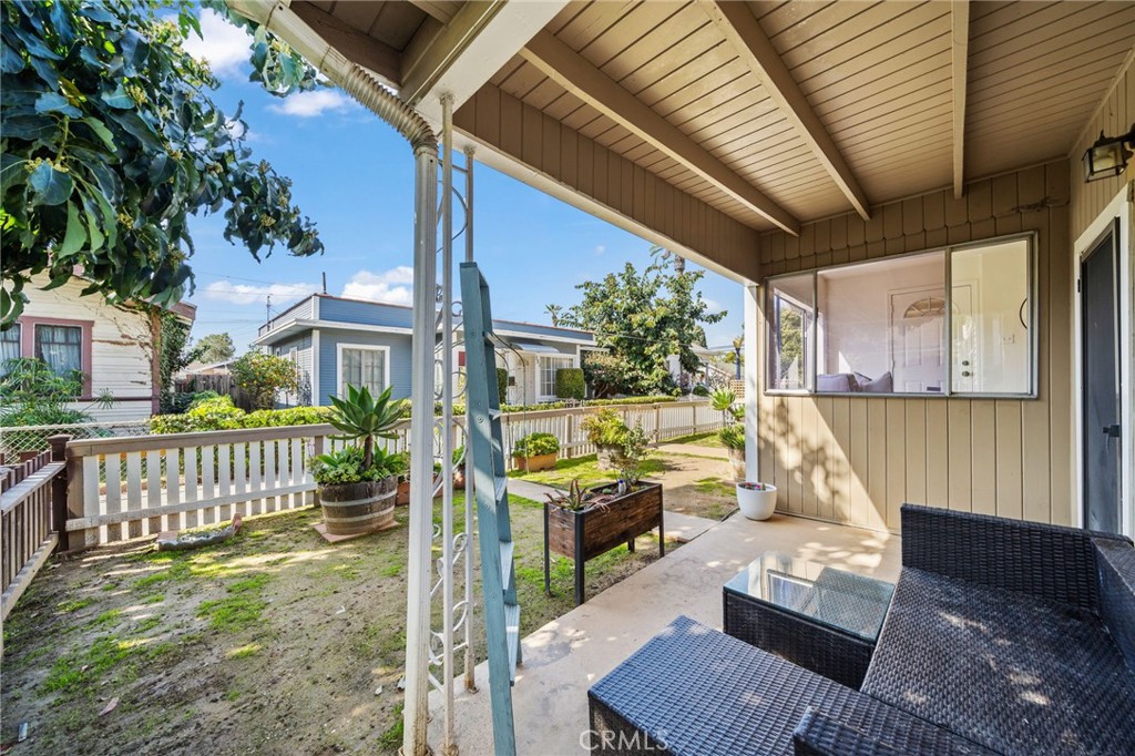 752 North Toledo Walk Long Beach, CA 90813 - Photo 29 of 32 a view of deck with patio