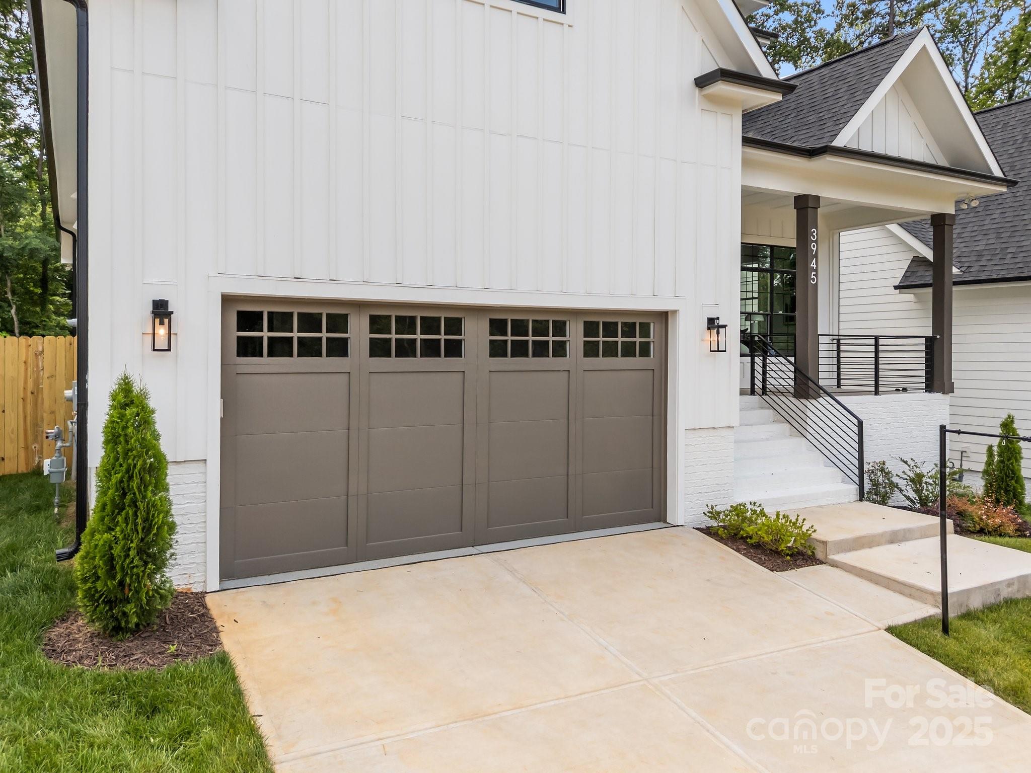 3945 Plainview Road Charlotte, NC 28208 - Photo 6 of 47 a view of a house with backyard and sitting area