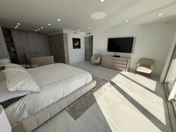 $8,750 | 19707 Turnberry Way, Unit 23J, Aventura, FL 33180