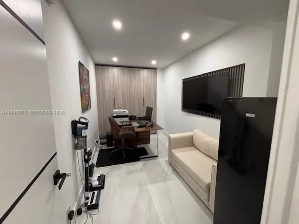 $8,750 | 19707 Turnberry Way, Unit 23J, Aventura, FL 33180