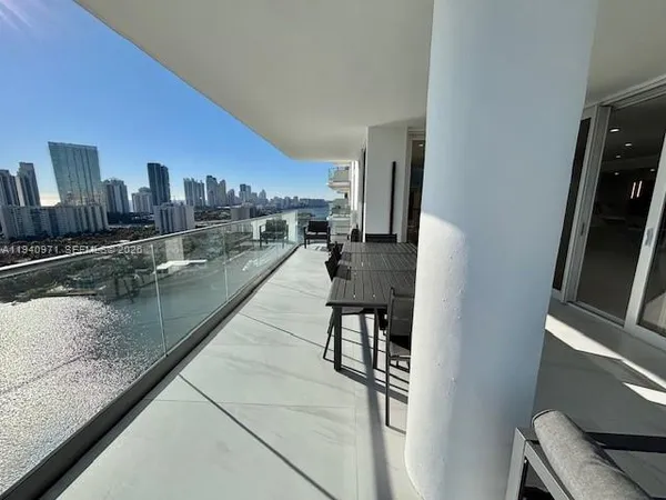 $8,750 | 19707 Turnberry Way, Unit 23J, Aventura, FL 33180