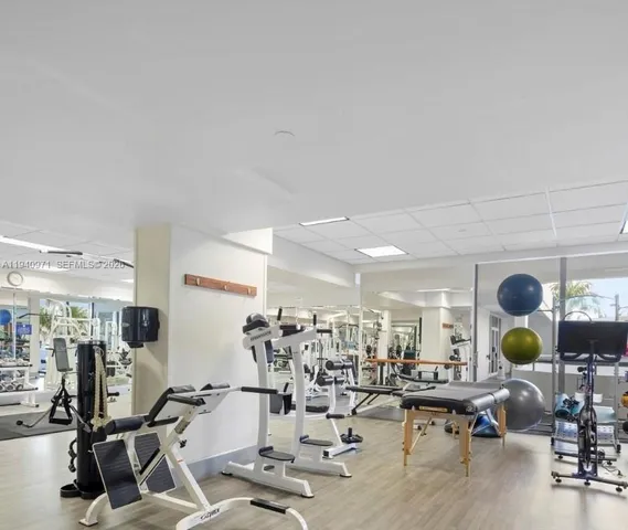 $9,250 | 19707 Turnberry Way, Unit 23J, Aventura, FL 33180