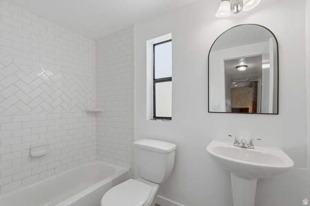 2875 North Hill Field Road, Unit 111 Layton, UT 84041 - Photo 19 of 30 Full bath with toilet and tub / shower combination