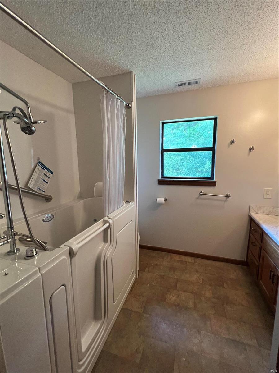 13981 Bobwhite Drive Plato, MO 65552 - Photo 13 of 24