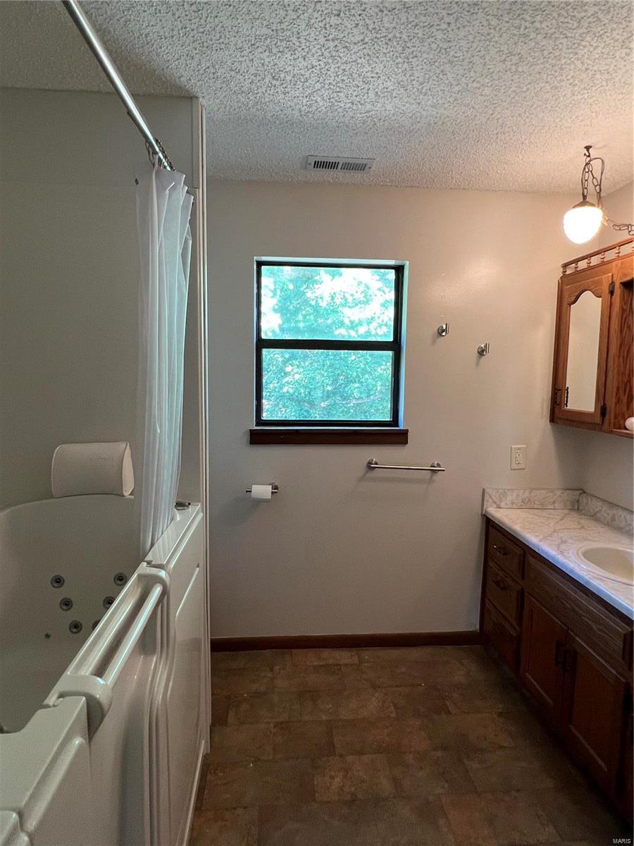 13981 Bobwhite Drive Plato, MO 65552 - Photo 21 of 24