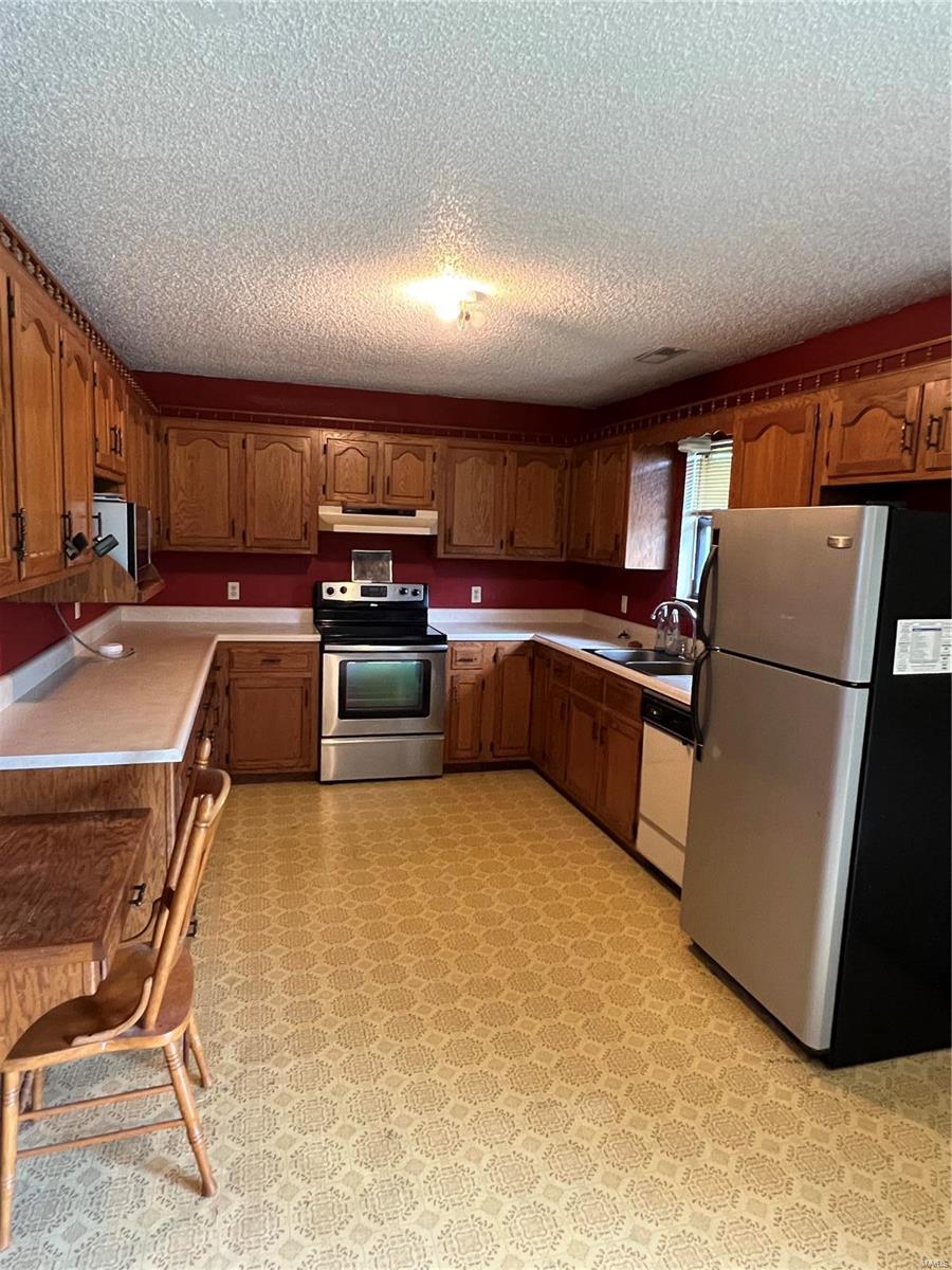 13981 Bobwhite Drive Plato, MO 65552 - Photo 8 of 24