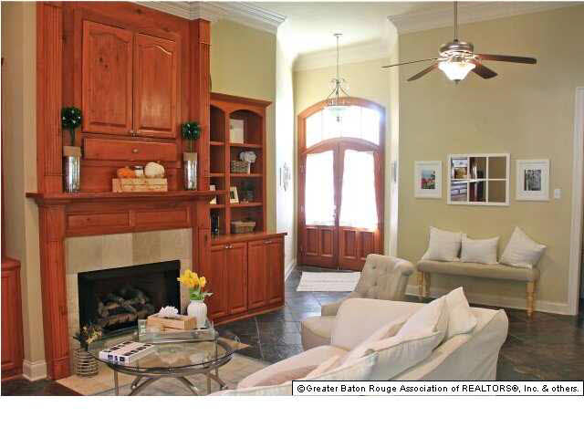 14309 Meadow Ridge Way Drive Baton Rouge, LA 70817 - Photo 3 of 16 Gallery Image 3